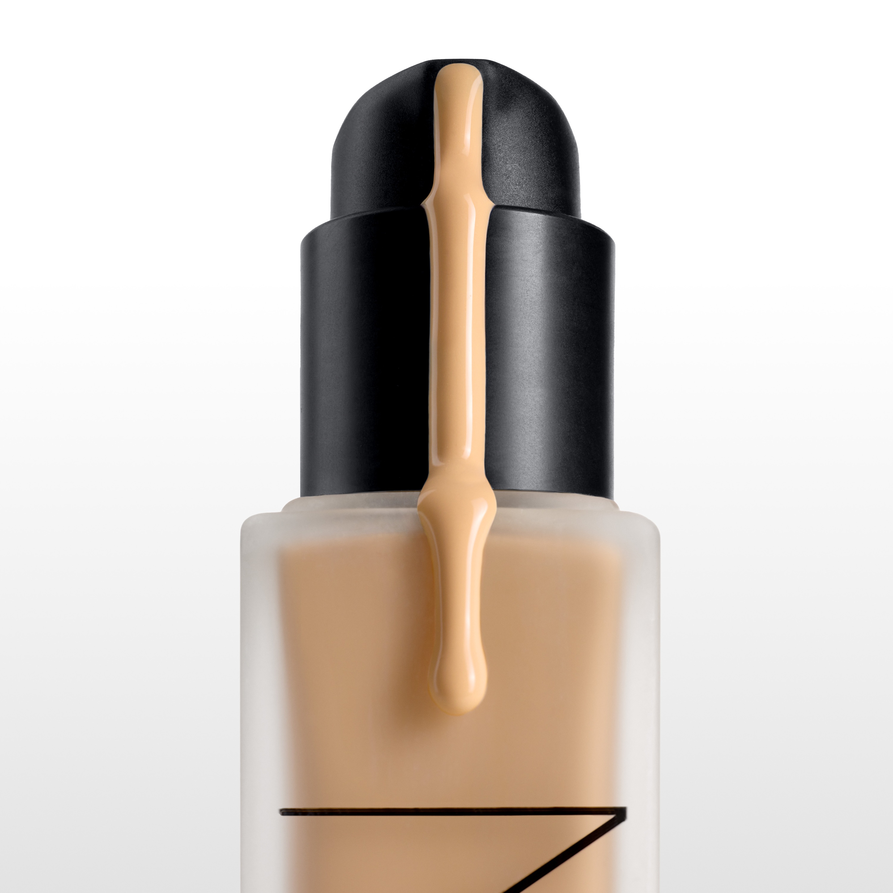 NARS 超控輕霧粉底精華色號